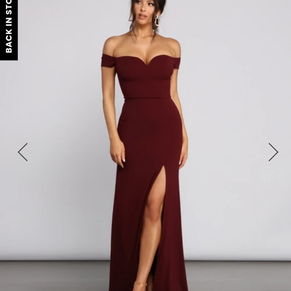 NWT Red off shoulder dress, Size 1